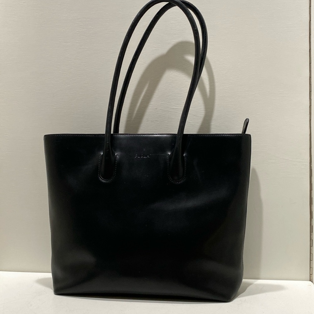 FURLA (Made in Italy) Black Smooth Leather Tote Bag